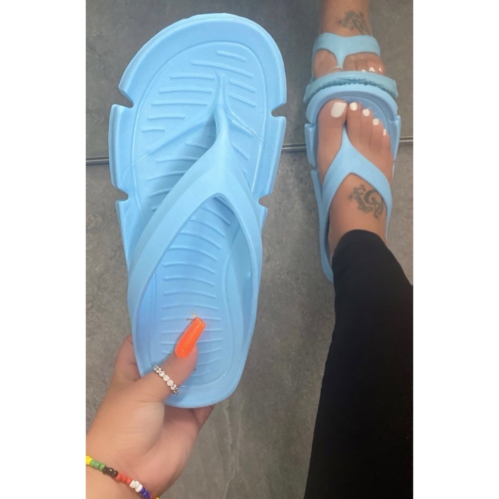 NWT!! Memory foam light weight Sky Blue Thong Sandals